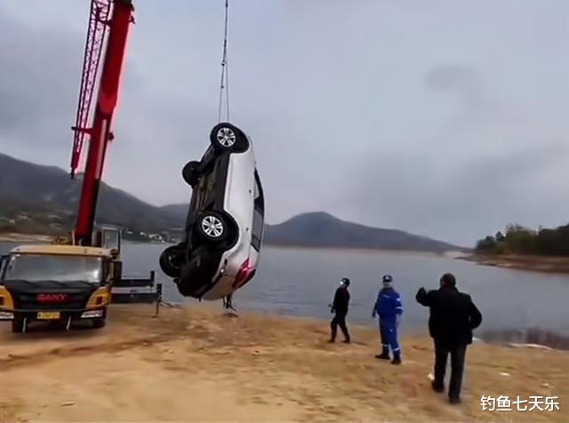 水库|悲剧！山东泰安一男子将6岁女儿锁车里去钓鱼，车辆不慎溜入水库