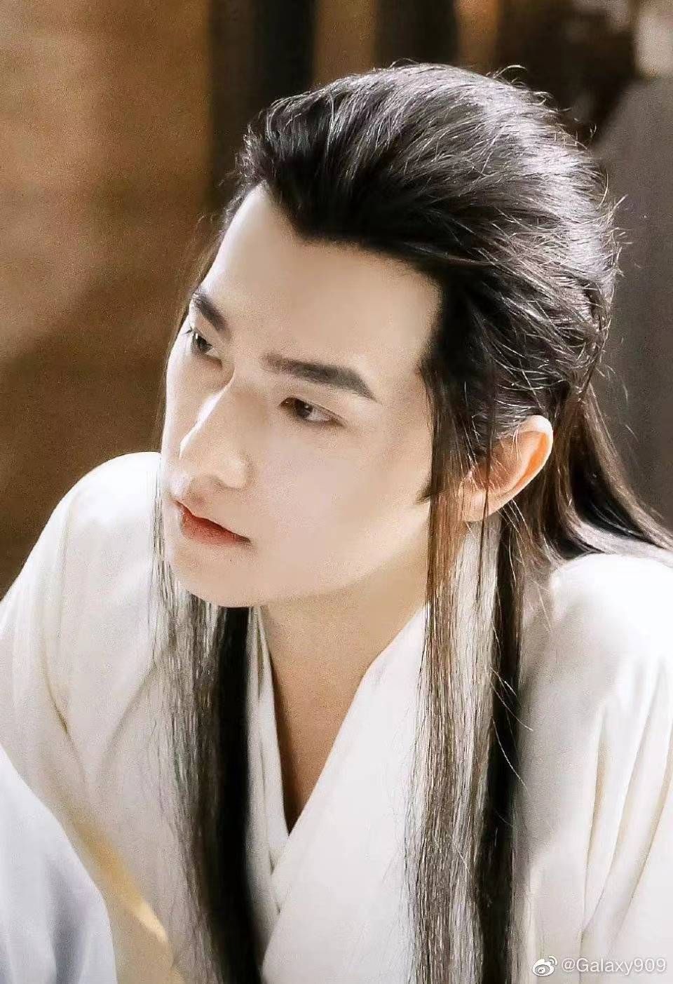 |盘点18位男明星的黑长直造型角色，总有一款是你曾经喜欢上的