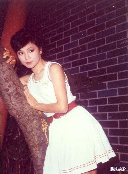 有一种时尚叫30年前的翁美玲，就算到现在，她的穿搭依旧潮流前卫