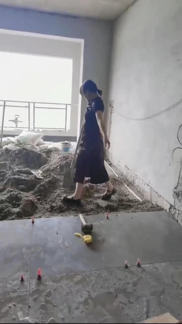 女子读书时很想去挣钱,挣钱的时候却想回去多读书,女子:真后悔
