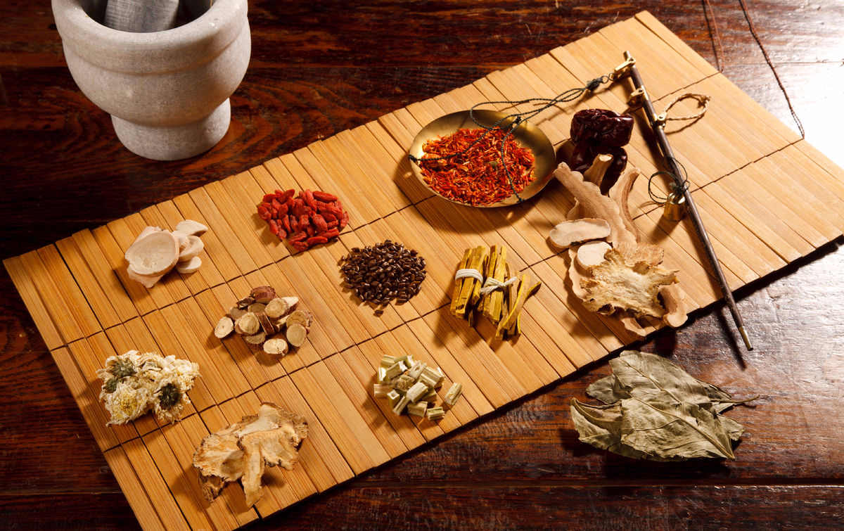 狗尾草|腰痛难忍怎么办?中医分享各型腰痛“最怕”的中成药,一文说清