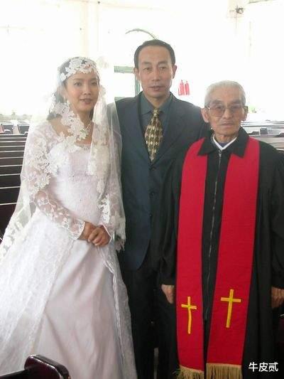 张丰毅|8年后再看张丰毅，才明白他宁愿背负骂名，也不去参加儿子的婚礼