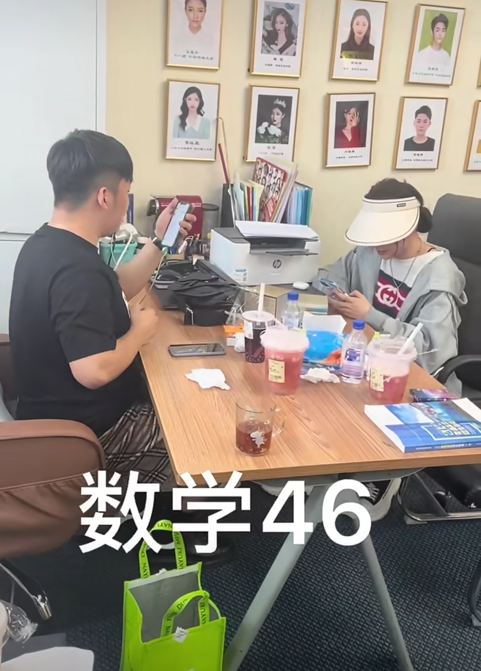 宋晓峰|宋晓峰女儿359分考上北电,现场落泪喊妈妈,数学成绩46分仍满足