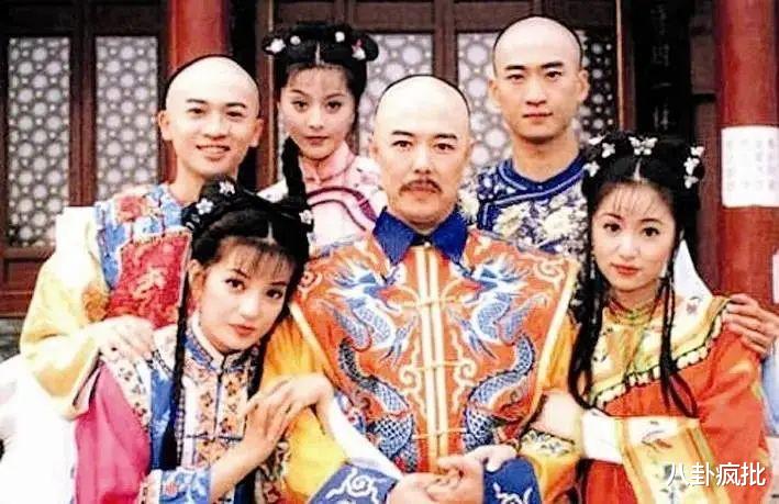 张铁林|老家伙张铁林吃相难看!用脚点评他人书法,私生活混乱不堪!