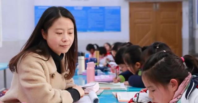 穿衣搭配|公婆眼中“理想媳妇”职业，网红未进前10名，榜首是公认的香饽饽