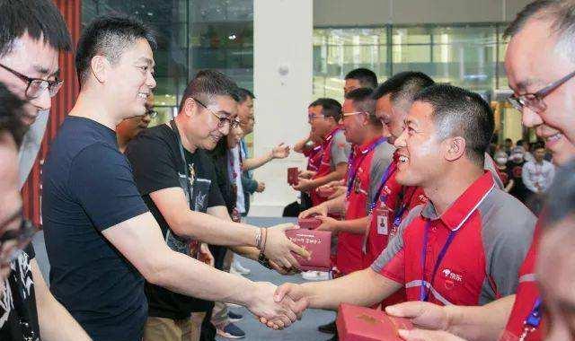 京东|京东被曝大幅亏损后裁员，刘强东能否有实力再战？内行人给出看法