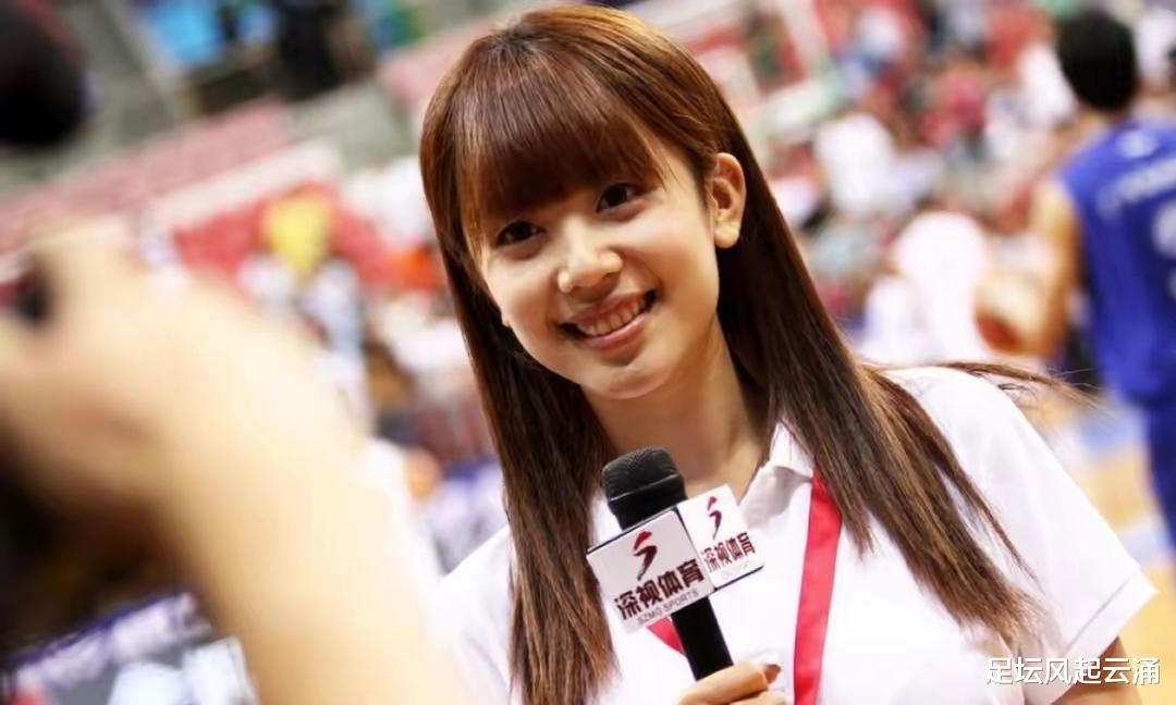 国足|国足们真会享受！抽华子喝香槟 老婆们个个都是打长腿美女