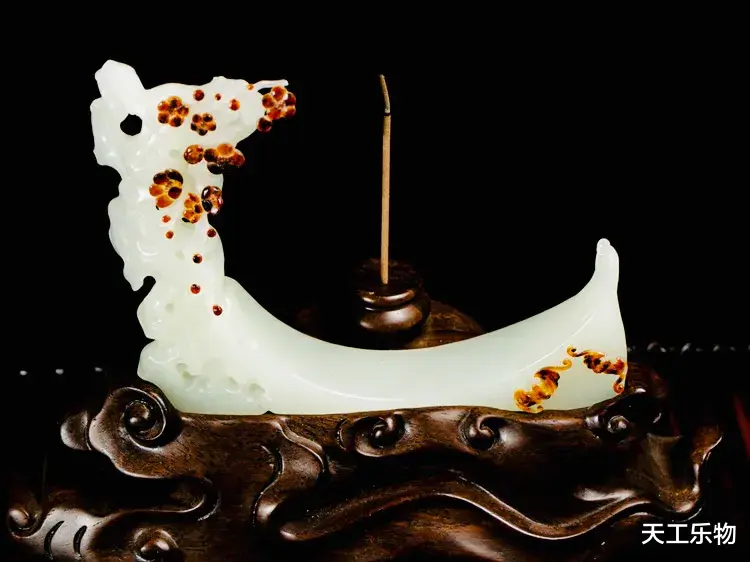 |比山料好,比籽料少!和田玉巧雕山流水料“踏雪寻梅”!