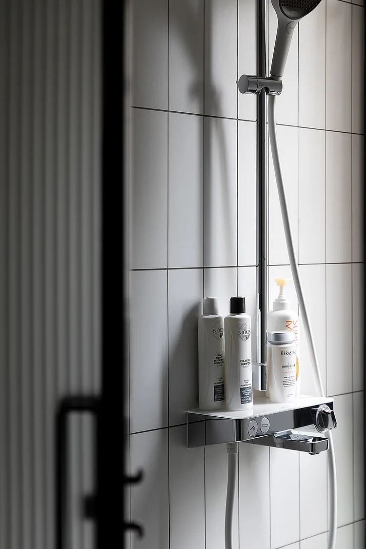 60m2小户型,日式风格+无主灯设计,几乎把小空间的利用率发挥到了极致