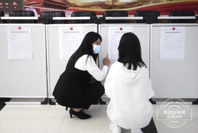 高校|和二十大代表面对面⑤丨“就业红娘”于大姐