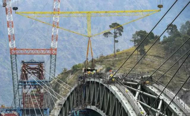 揭秘:“基建病夫”印度的经典画面