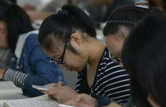 幼师|男生青睐的“女友职业”排名变化，幼师排名很意外，榜首成万人迷