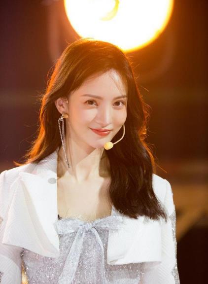 金晨|“内地版萧亚轩”北舞校花金晨