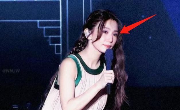 田馥甄|惯用伎俩！田馥甄风波后首登台，强忍泪水用歌曲表明态度