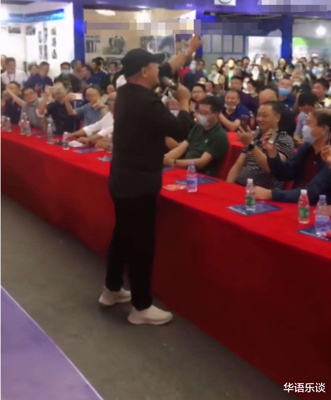 祁隆|过气歌手商演很落魄?闷声发大财的他们你同情不起