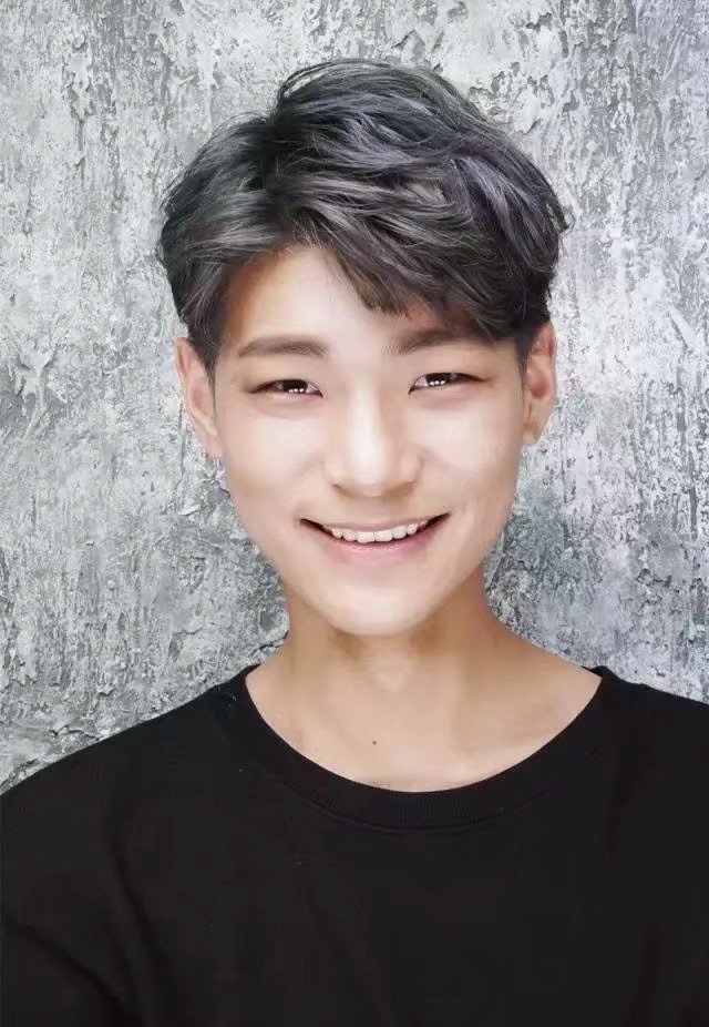 gigi 男人过了40岁就别再留这三种发型,幼稚装嫩没气质,这样剪才帅气