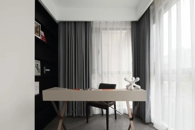 180平四居室现代简约风,黑白灰营造时尚高级的质感