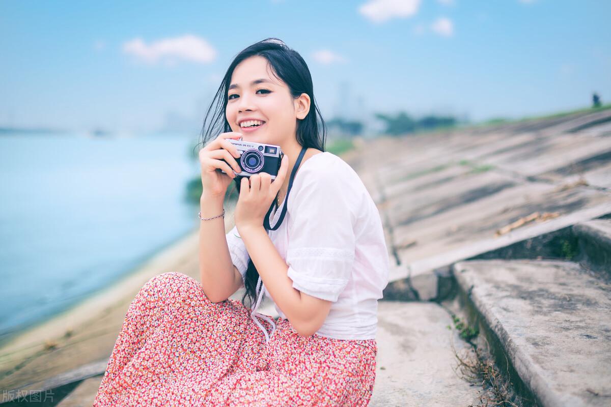 短发|爱美的美女看过来,你知道秋天为什么要补水吗?