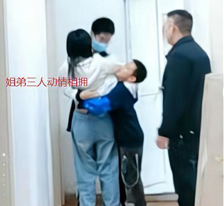 姐姐|孙卓亲姐姐回家了，五口之家迎来大团圆，姐姐送孙卓的礼物有寓意