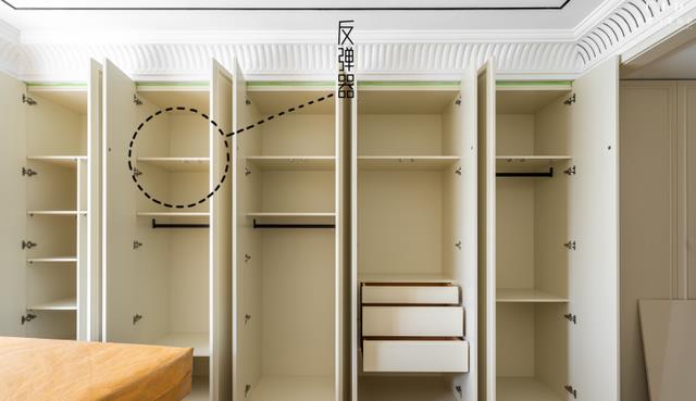 奔着干净利落,衣柜装修就没打算装拉手!6种选择,个个好用好看