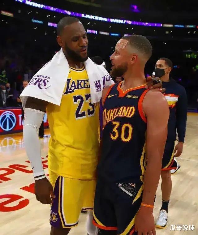 斯蒂芬·库里|詹姆斯职业生涯4万分与库里职业生涯4千记三分球，哪个含金量高