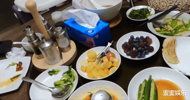 程晓玥|程晓玥住上海别墅，连地瓜叶都不认识，郑恺：妻子种的空心菜好吃