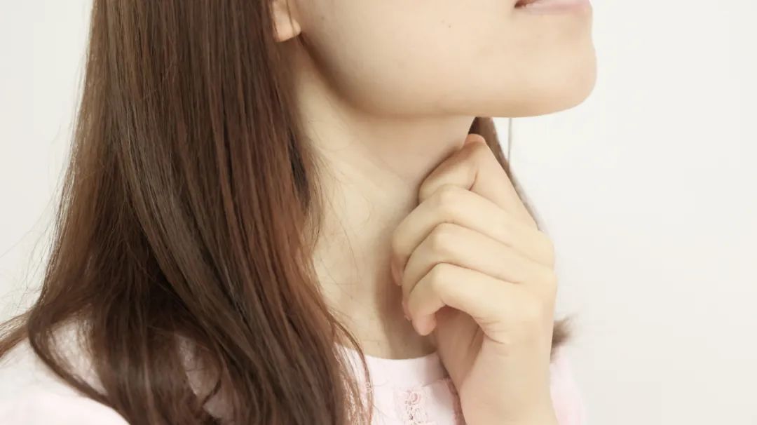 美容养颜 人迎穴：可美容养颜，促进面部血液循环，除此之外，还有3大妙用