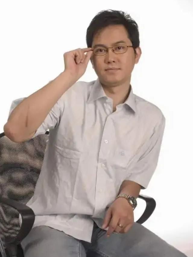 赵川|主持人赵川:三婚两离,最喜欢小16岁的空姐老婆