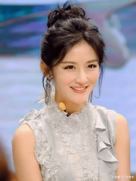 谢娜|谢娜孙俪成红毯亮点,生图嘴歪脸斜疑毁容,娘娘眼凸脖肿养生过度