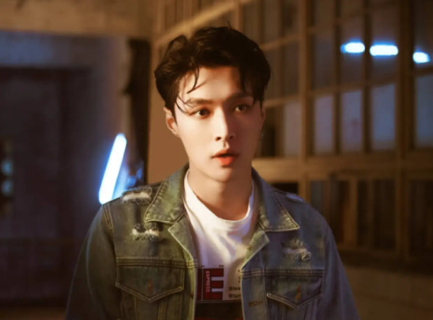 张艺兴|无论是哪个领域,张艺兴这样努力的人,都会是非常值得人夸奖的