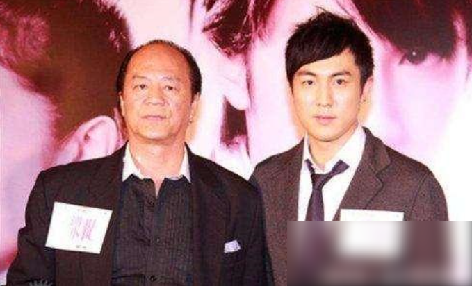 狄龙|73岁的狄龙隐藏39年的儿子竟然是他！看过照片发现，基因果然强大