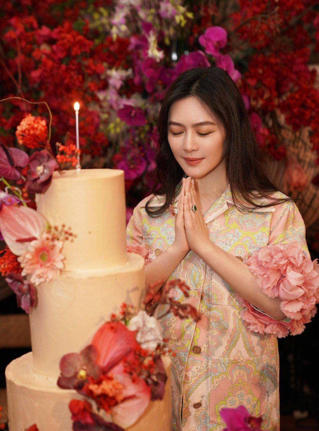 田海蓉|田海蓉过生日，她不仅晒美照，还写走心文字感谢父母、女儿！