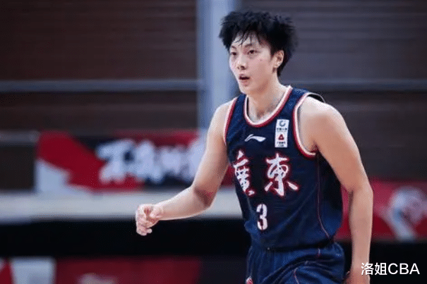 西蒙斯|CBA三消息：广东后卫提前归队，杨学增成功续约，西蒙斯确定留队