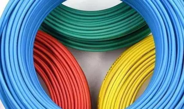 安装空调电线用2.5平方还是4平方好?老电工分析,我就后悔装早了