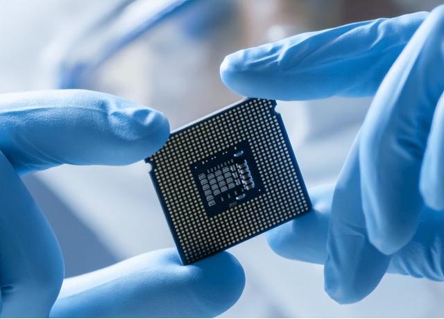 iPhone|美芯价格打骨折也卖不出,外媒:中国不买美芯的账了