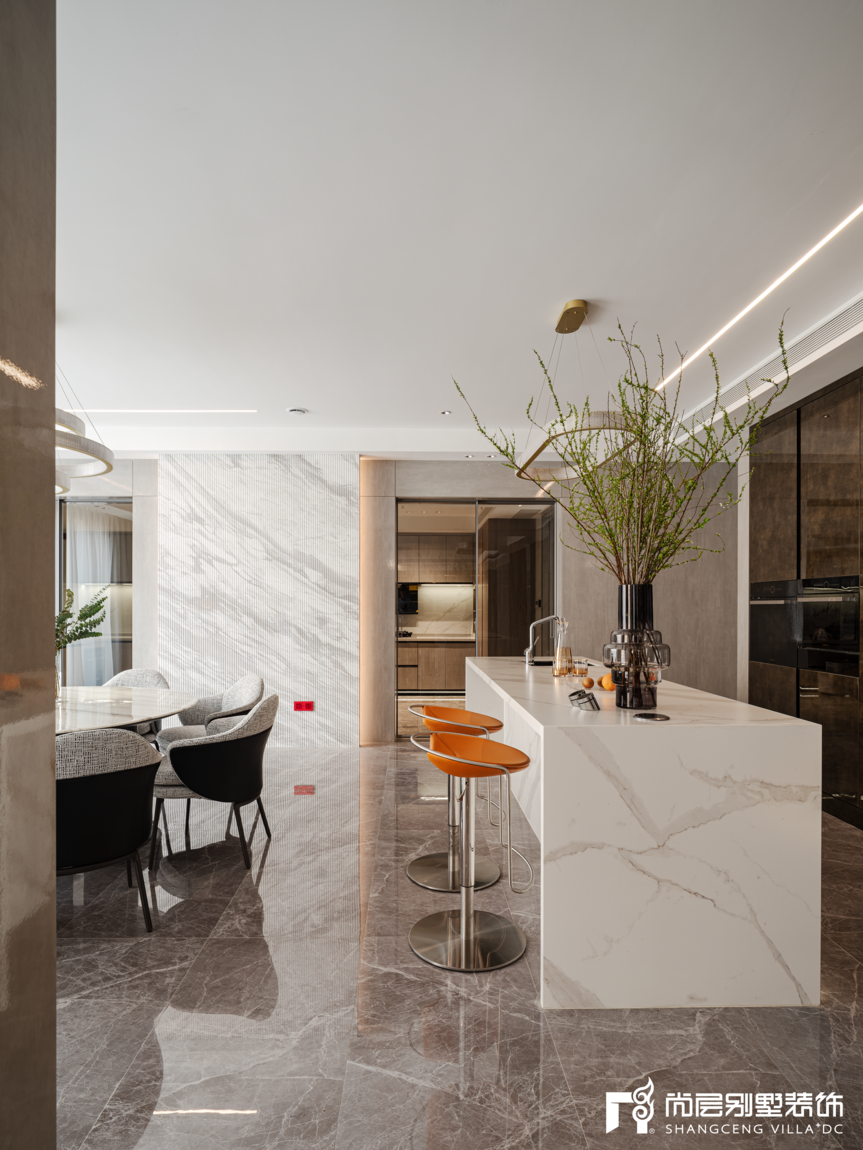 700m2现代美宅,包容了三代人不同的阅历与审美