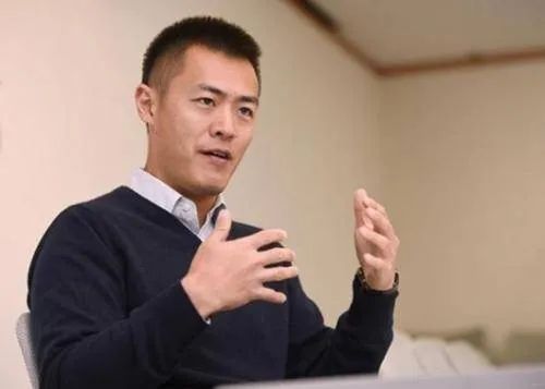 刘鸣炜|香港千亿富二代爱上平民女孩，婚礼只花了3500港币！