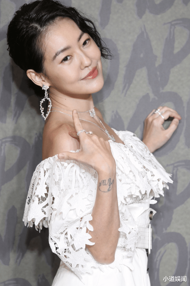 小S|小S为大女儿庆16岁生日，母女合照像姐妹，配文花式凡尔赛！