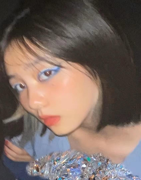 黄忆慈|黄磊女儿多多爬长城录视频,说话扭来扭去嘴歪明显,形态有些奇怪