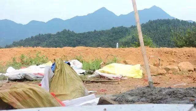|高山龙穴峰为贵，砂围气聚旺丁贵！