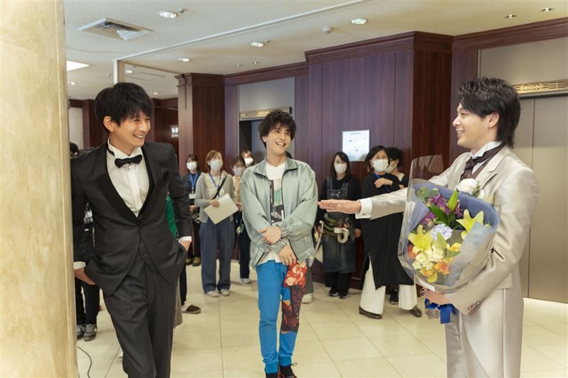 婚礼失控!新娘前男友闹场抢亲AKIRA师弟竟一丝不挂