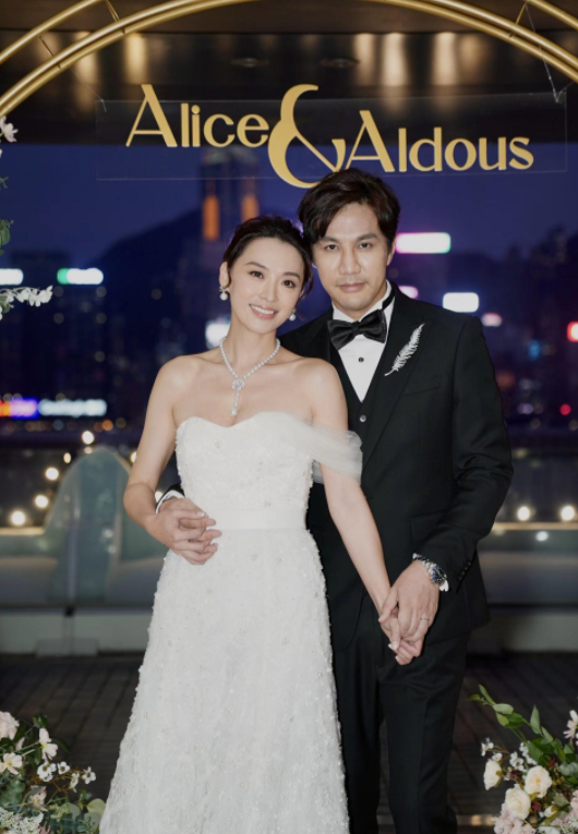 陈炜|亚洲小姐冠军,因长相似梅艳芳爆红,48岁官宣二婚,出嫁医生男友