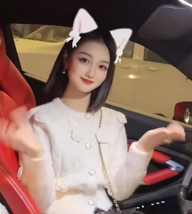 买超|买超女友素颜被指太丑!皮肤黝黑满脸痘印,不承认插足张嘉倪婚姻