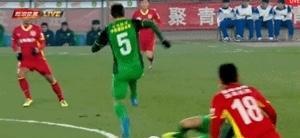 李建滨|盘点中国足球的“名场面”：傅欢刹车、李建滨倒钩、喝水哥入选！