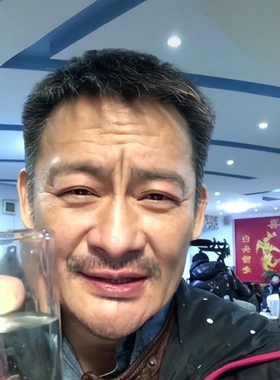 景岗山|55岁的景岗山嗜酒如命,走到今天这一步,到底该怨谁?