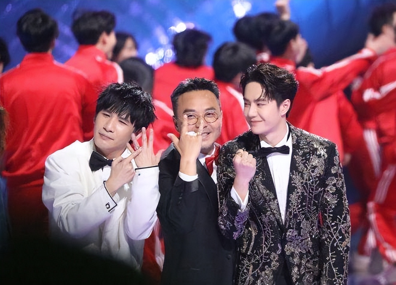 王一博|王一博官宣加盟东方卫视跨年晚会，和湖南卫视彻底没关系了