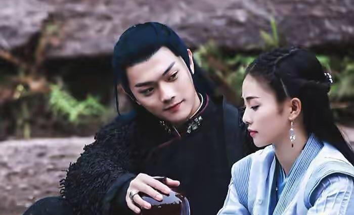 许凯|“龙须刘海”不要轻易尝试!有人仙气飘飘,有人酷似蟑螂精转世