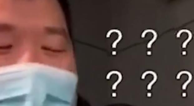 湖南男子过收费站时被找零,一举动让工作人员哭笑不得:整不会了