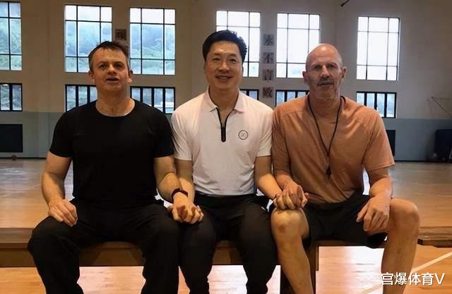 上海男篮|CBA大牌外教离队！加盟上海男篮 帮助李春江冲击总冠军