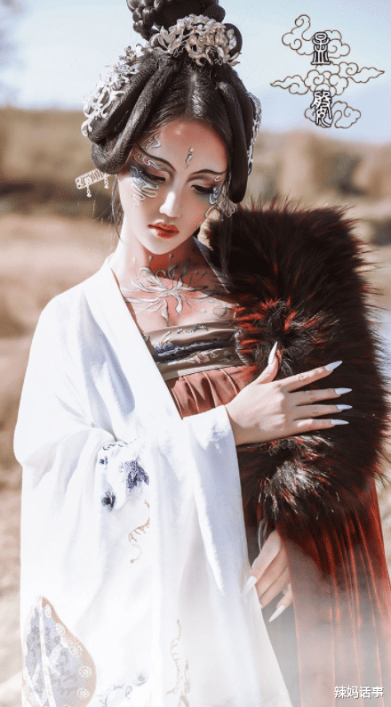 成龙|嘉了个玲:行走9万公里,欠债17万,用心造就《山海经》中的人物